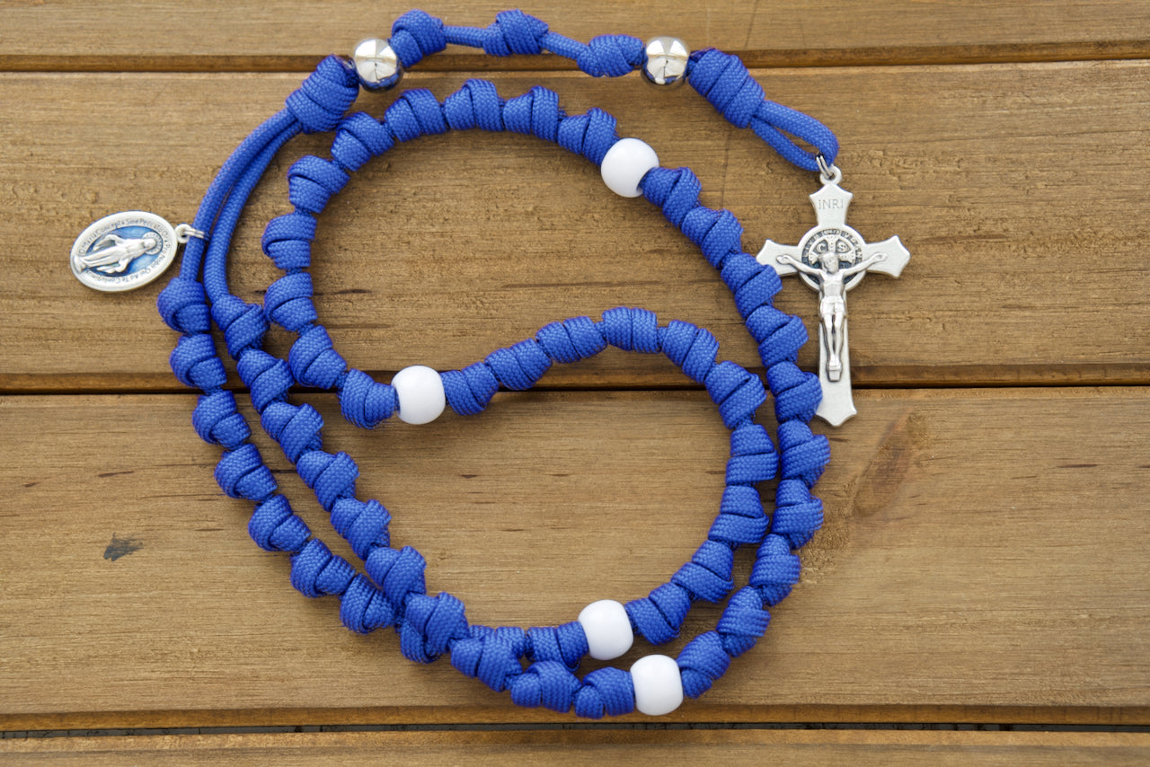 Sanctus Servo's unbreakable paracord rosaries, handmade with passion and tested to be durable, are the perfect Catholic gifts for spiritual warriors. Ready for any battle, these premium rosaries are an essential companion for your prayer life.