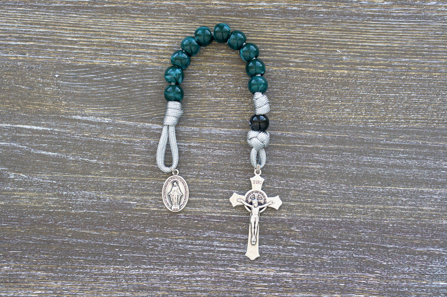 Gemstone Colored - 1 Decade Paracord Rosary: A powerful spiritual weapon for adults and children alike, available in captivating Garnet Red, Emerald Green, Ingolite Blue or Magenta colors.