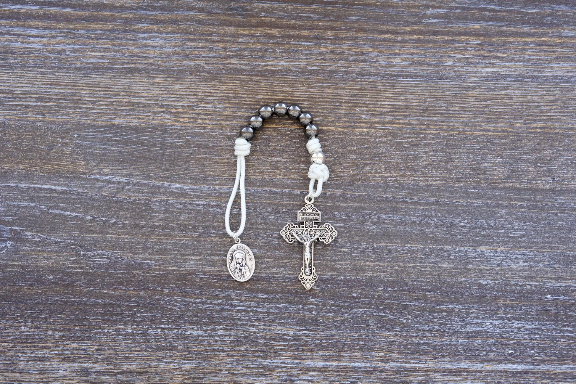 7 Sorrows Servite Pocket Rosary in white with metal beads and Mater Dolorosa medallion