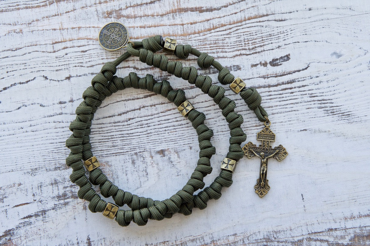 Army Green and Olive Crusader - Knotted Rope Rosary – Sanctus Servo