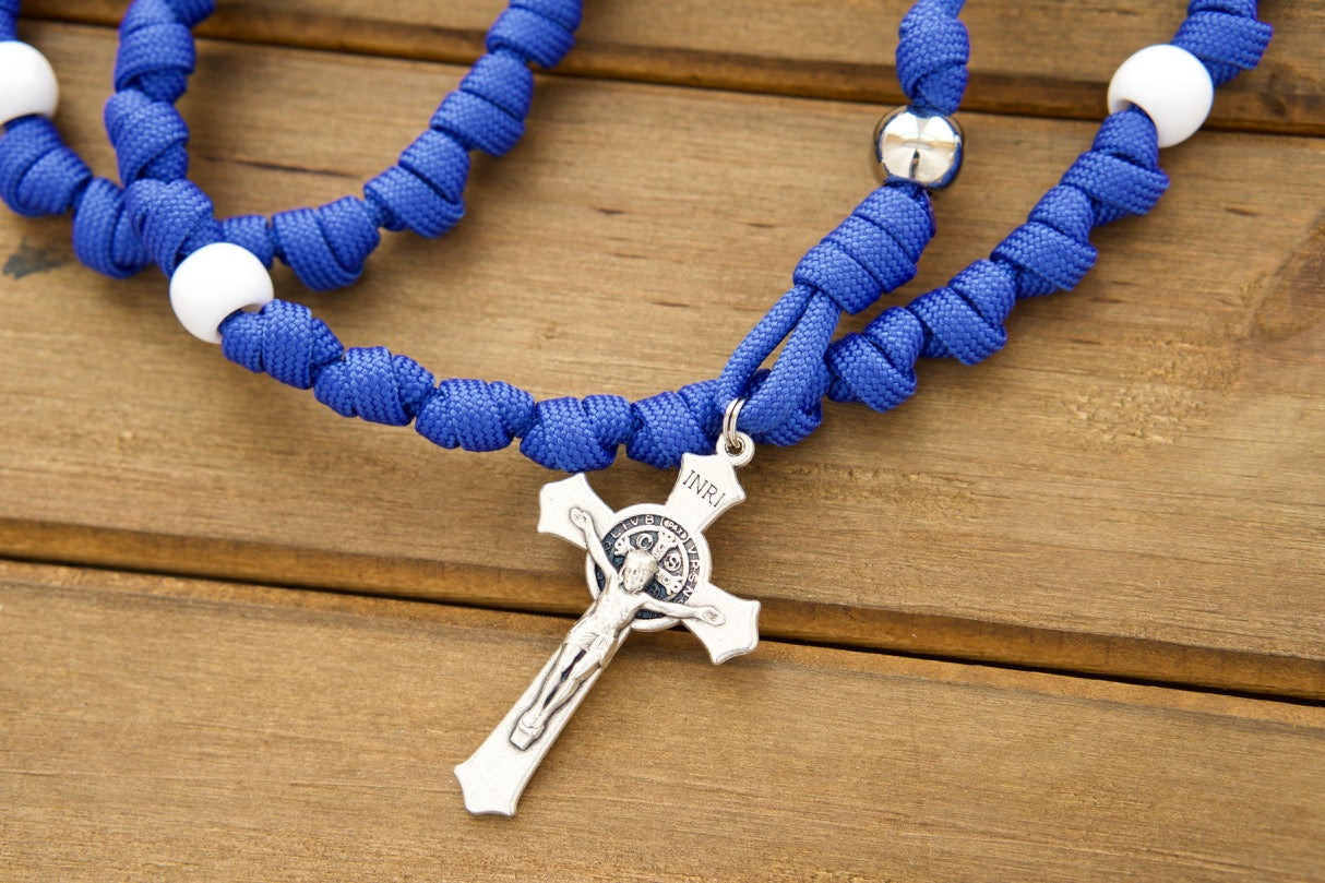 Durable Paracord 550 Rope Rosary - Miraculous Blue Knotted Rope, a premium Catholic gift featuring a St. Benedict crucifix and blue enamel Miraculous medal, perfect for on-the-go prayers and tested by kids to ensure unbreakable strength in every battle!